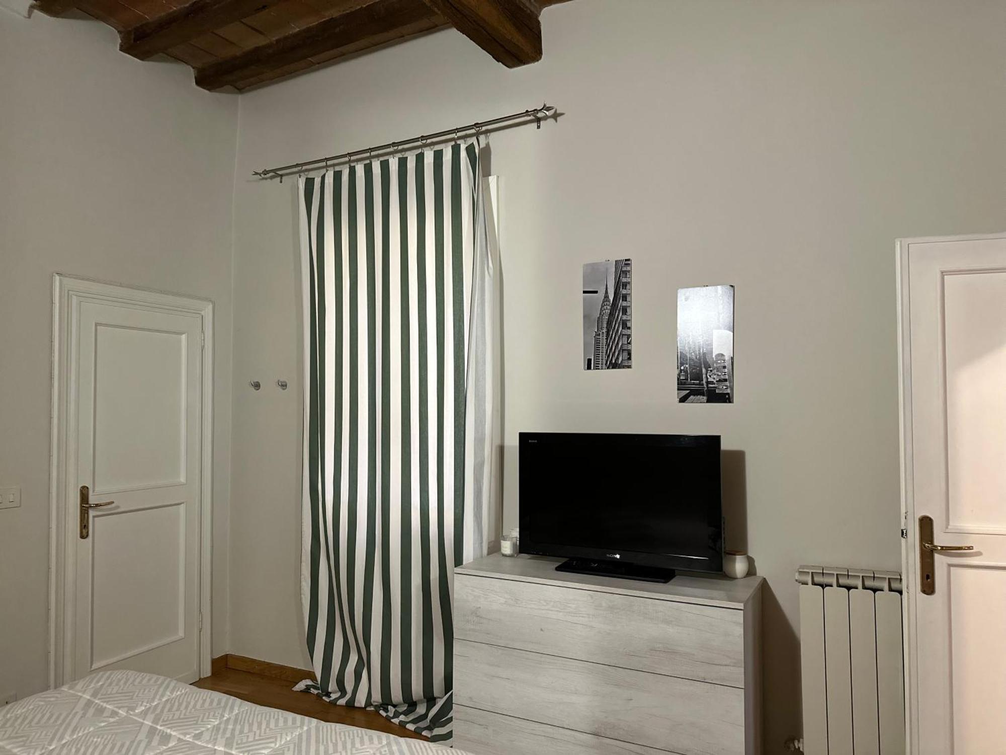 Maison Vert Appartamento In Centro Storico A Modène Extérieur photo